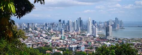 Panama City – Travel guide at Wikivoyage.